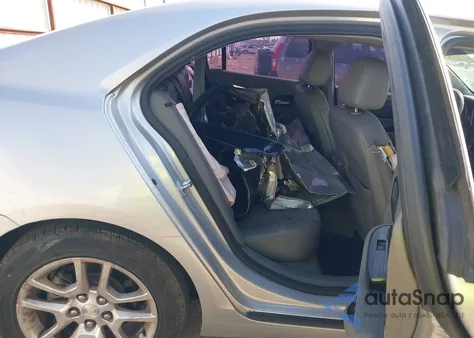 2015 Chevrolet Malibu 1Lt z USA, uszkodzony, nr VIN 1G11C5SLXFF299687